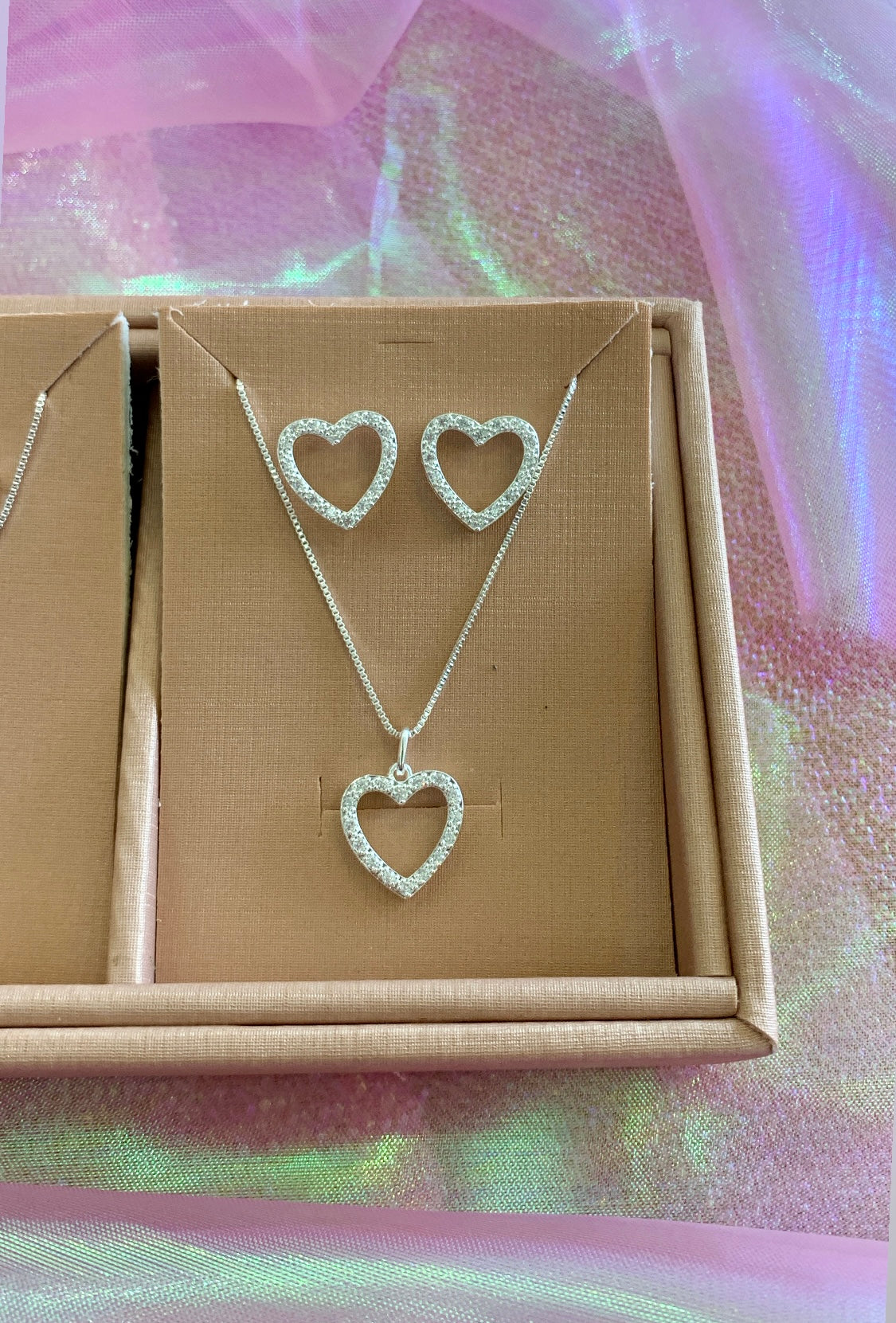 Conjunto colar e brinco coração cravejado